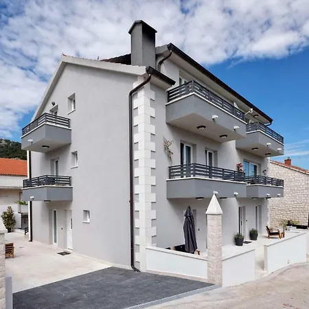 Sego Hvar Town